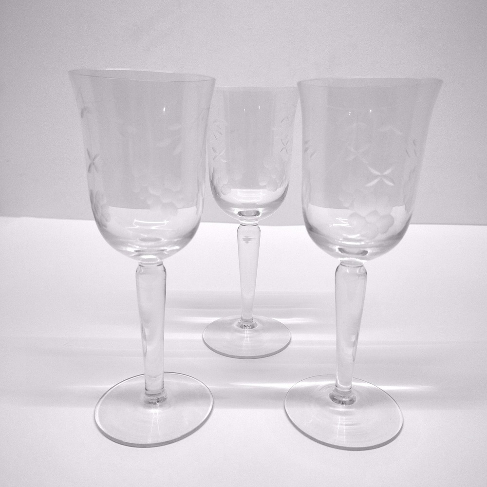Set of 3 Etched Floral Wine Glasses 7.5in Elegant Stemware Vintage Drinkware